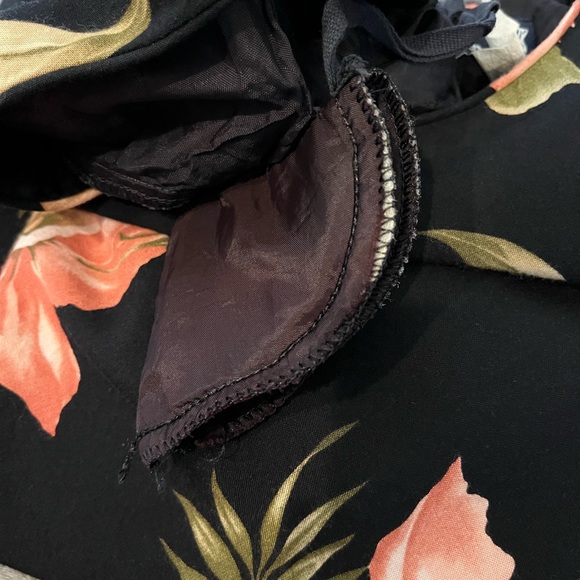 SOLD Vintage Black Floral Short Sleeve Dress - Picture 12 of 13